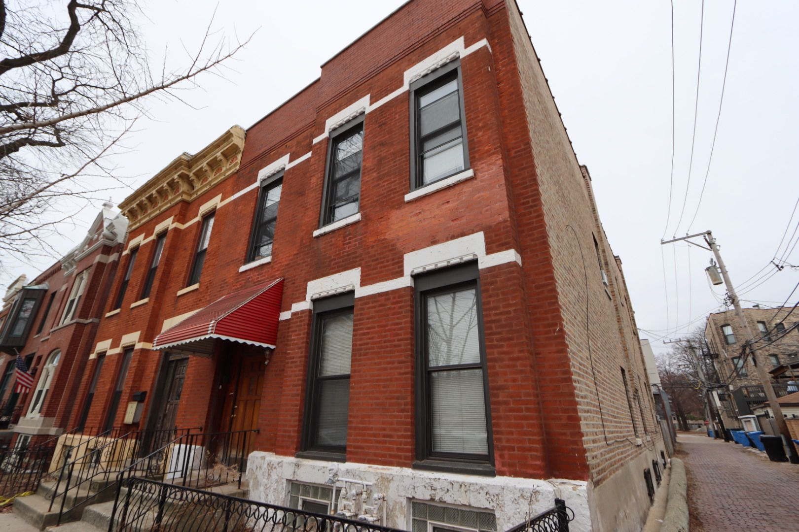 1347 W Flournoy Street — Chicago, IL 60607