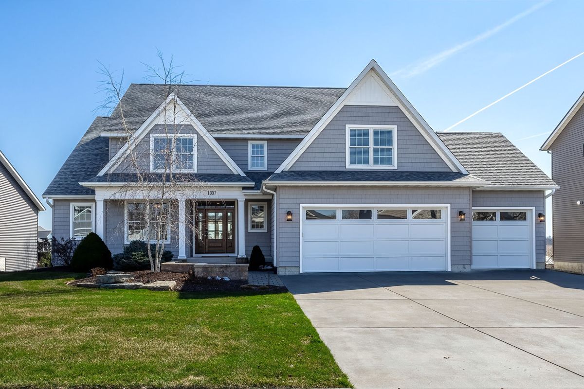 1007 8th Street, Eldridge, IA 52748