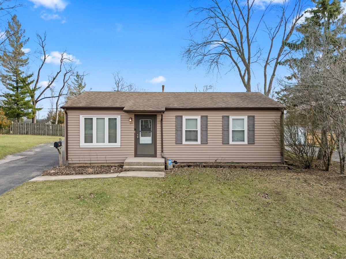 25 Mccabe Drive, Streamwood, IL 60107