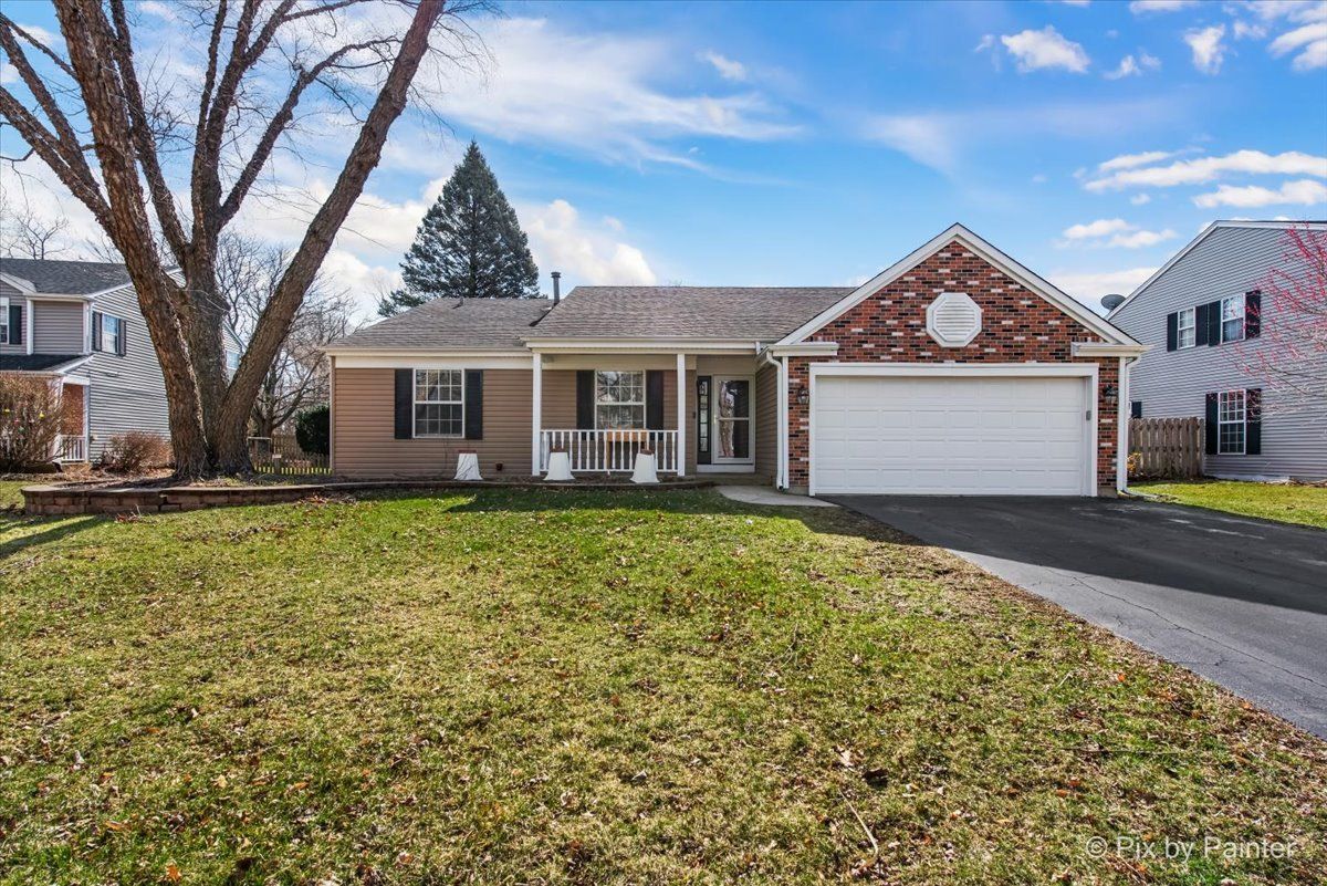 735 Royal Glen Drive — Cary, IL 60013