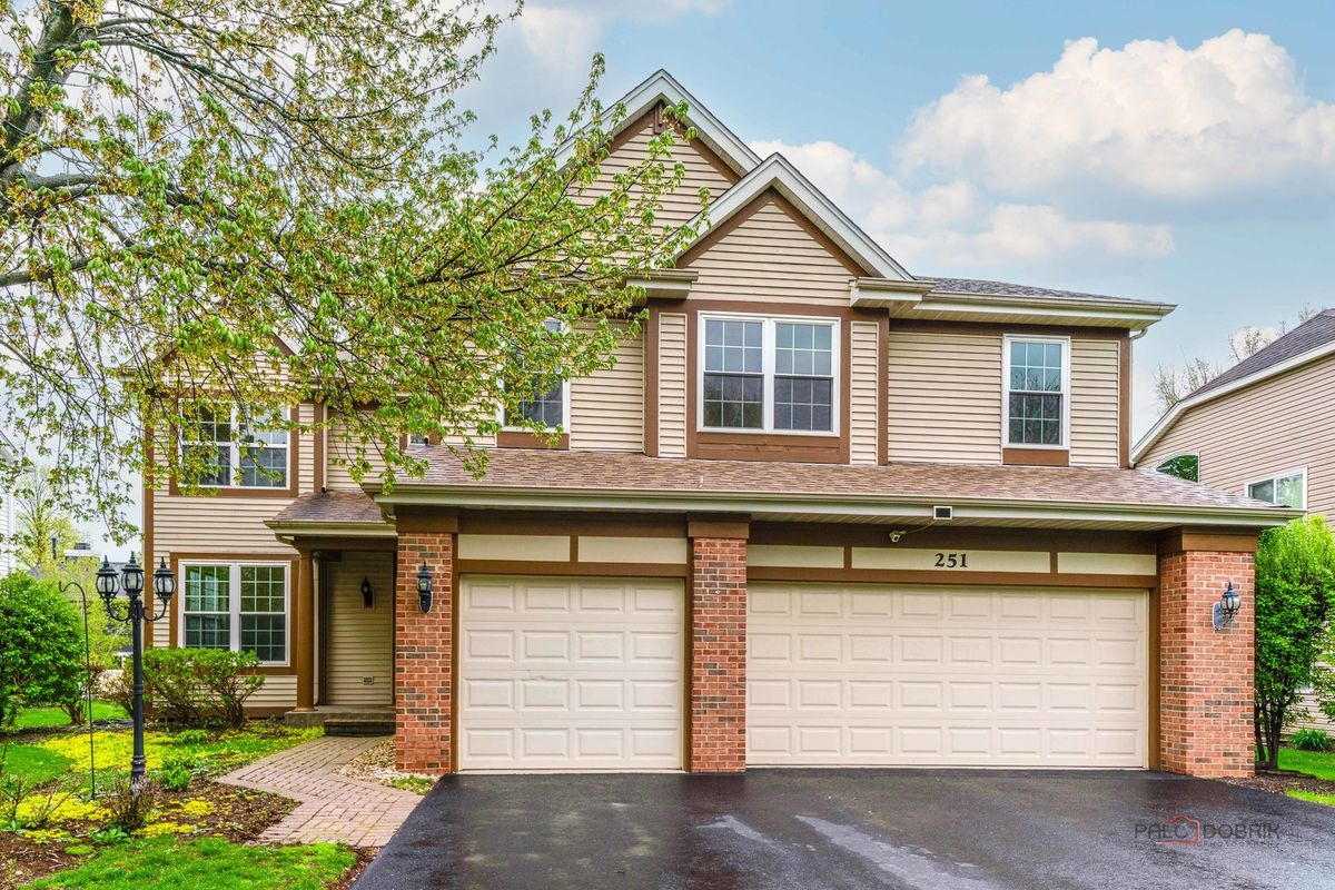 251 Lenox Lane, Mundelein, IL 60060