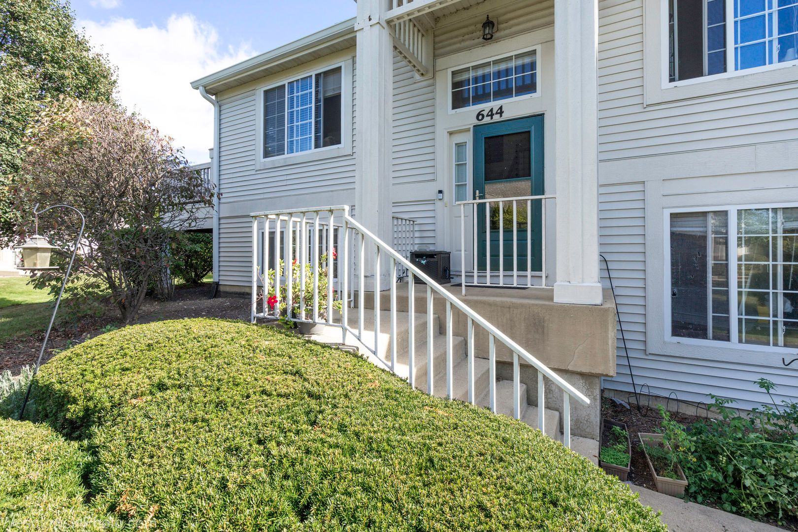 644 S Rosehall Lane #644 — Round Lake, IL 60073