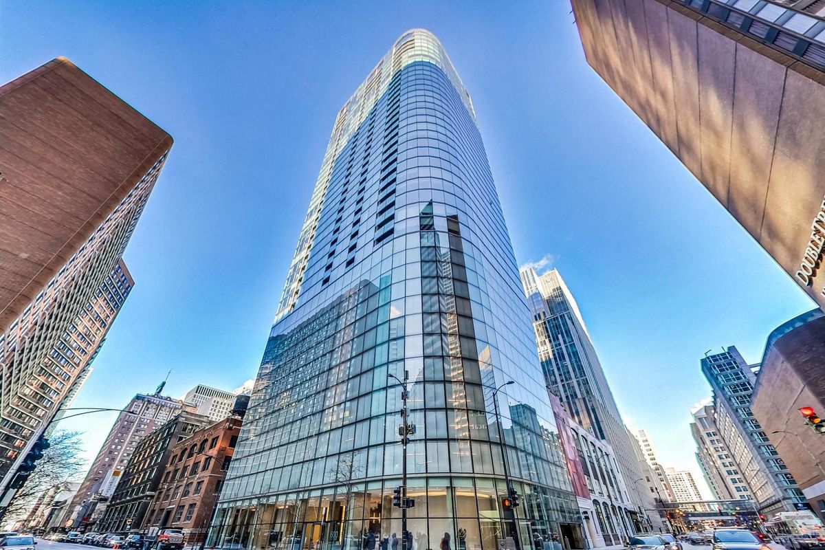 600 FAIRBANKS Court, Chicago, IL 60611