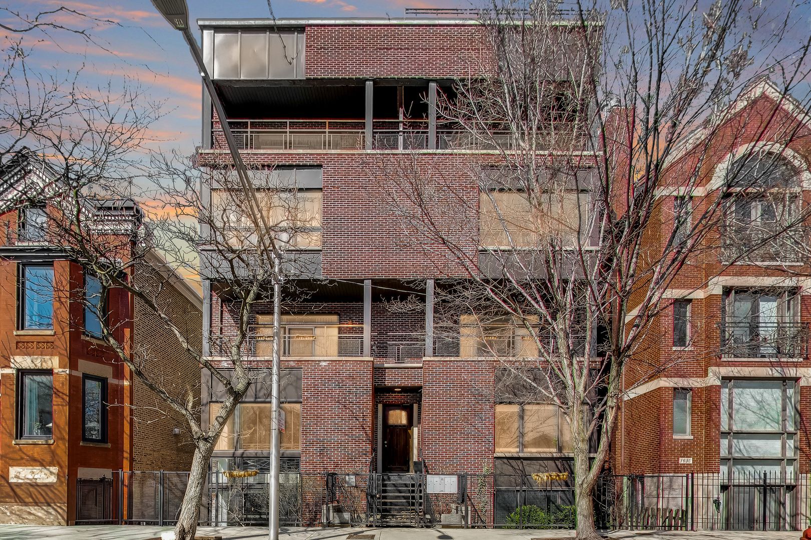 1632 W Julian Street #1W — Chicago, IL 60622
