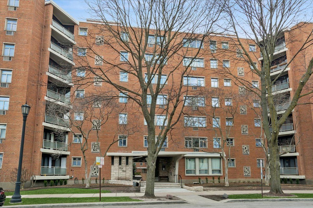 1860 Sherman Avenue #4SW — Evanston, IL 60201