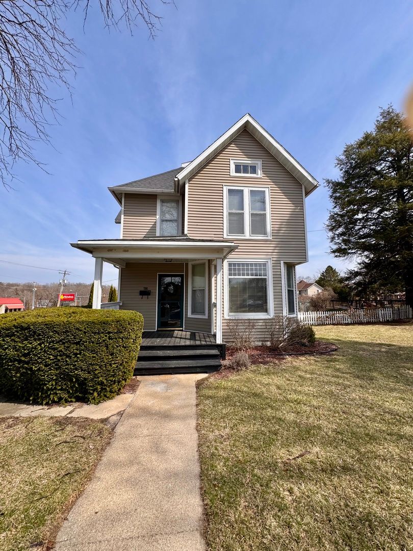 706 S Hennepin Avenue — Dixon, IL 61021