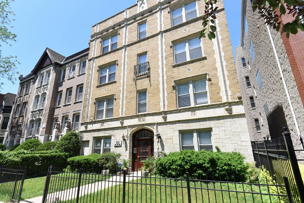 640 W WRIGHTWOOD Avenue #107 — Chicago, IL 60614