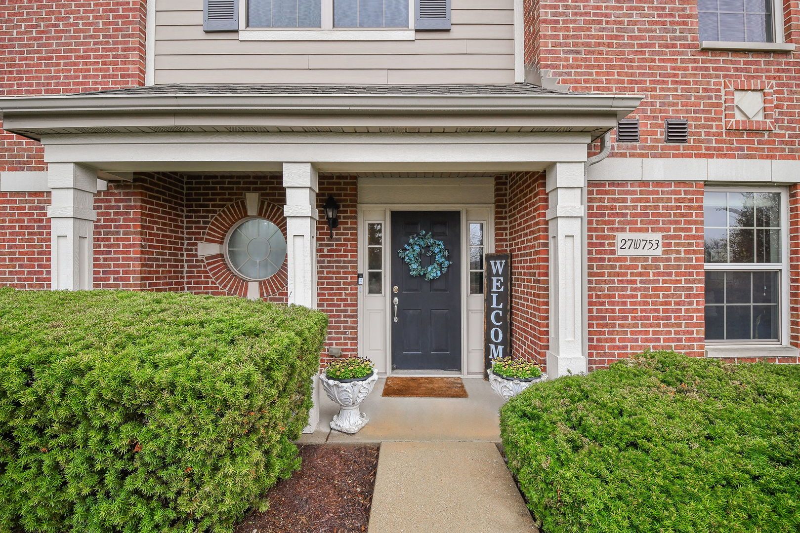 27W753 S Meadowview Drive #1 — Winfield, IL 60190