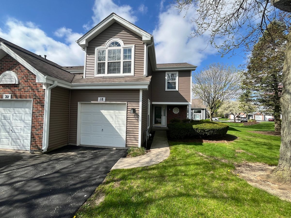 18 Stonegate Court, Algonquin, IL 60102