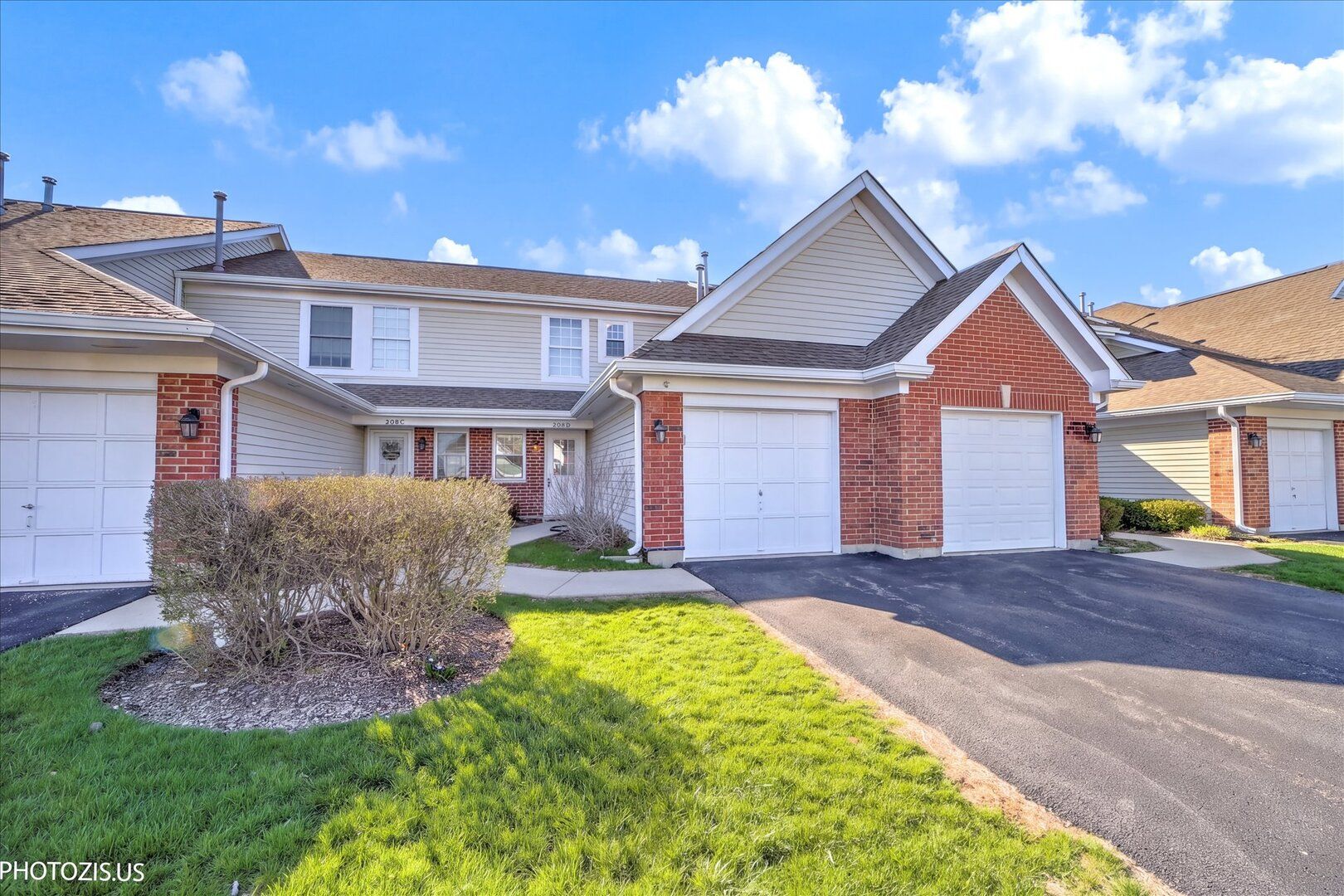 208 Westminster Court #D — Schaumburg, IL 60193