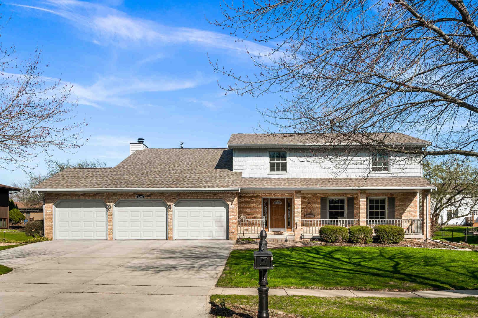 2203 Oakwood Avenue — Bloomington, IL 61704