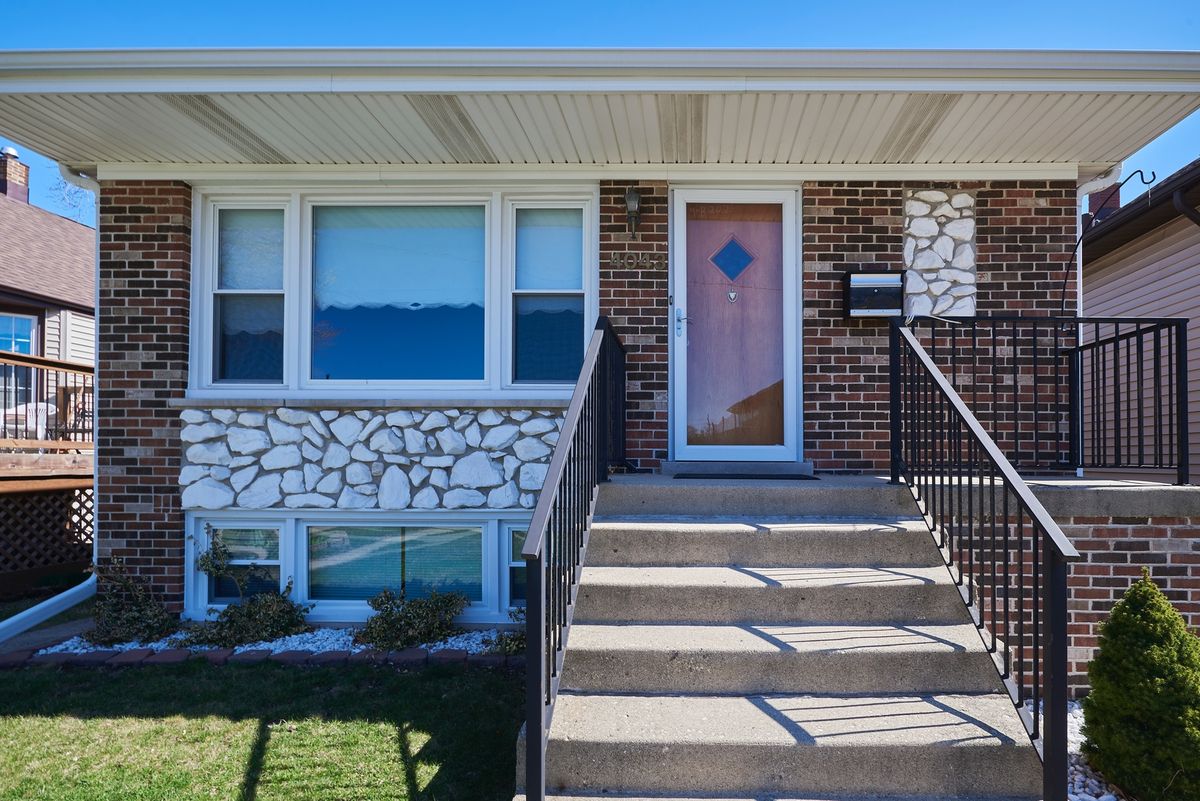 4043 Wagner Avenue, Schiller Park, IL 60176