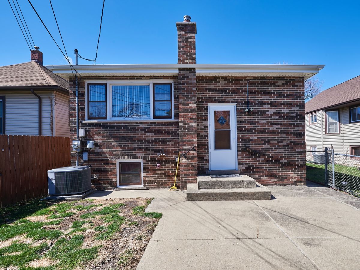 4043 Wagner Avenue, Schiller Park, IL 60176