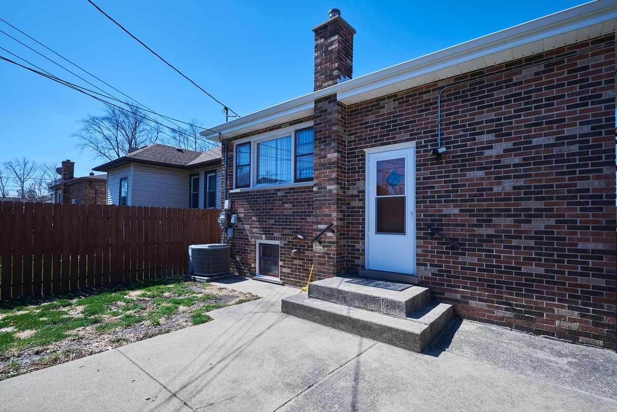 4043 Wagner Avenue, Schiller Park, IL 60176