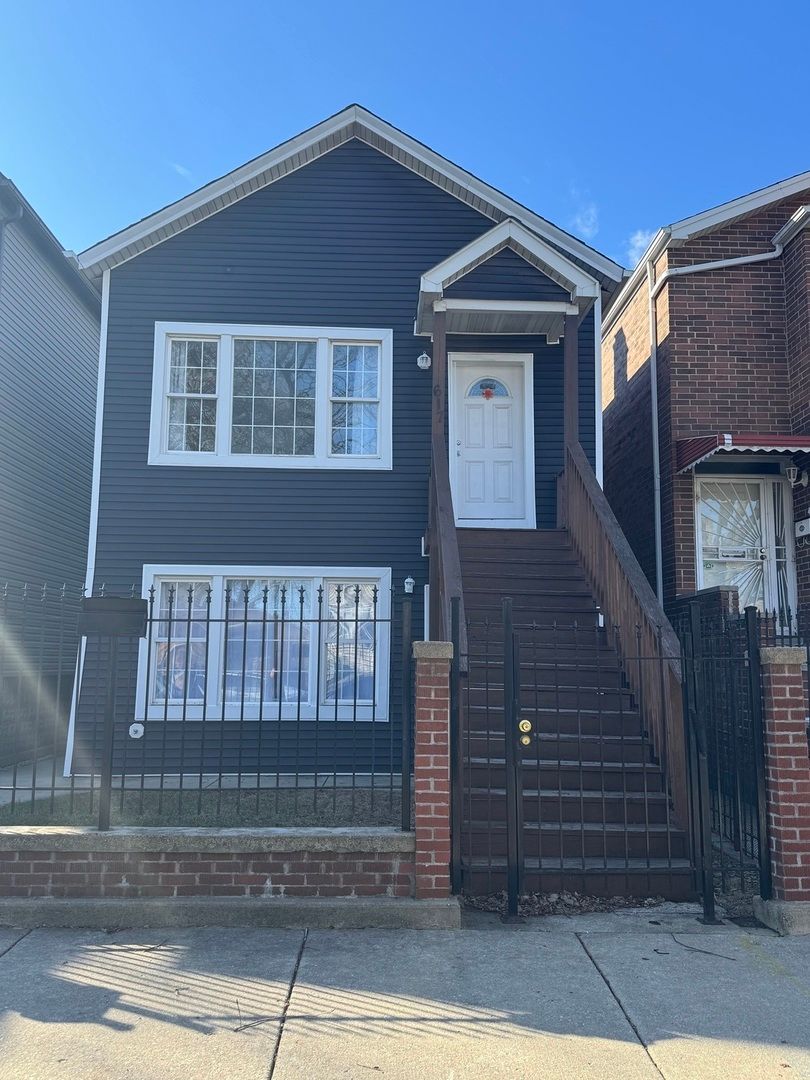 617 W 43rd Place #2 — Chicago, IL 60609