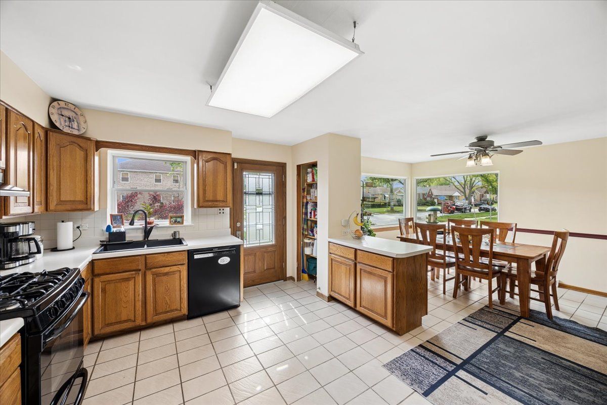 1836 Buckingham Avenue, Westchester, IL 60154