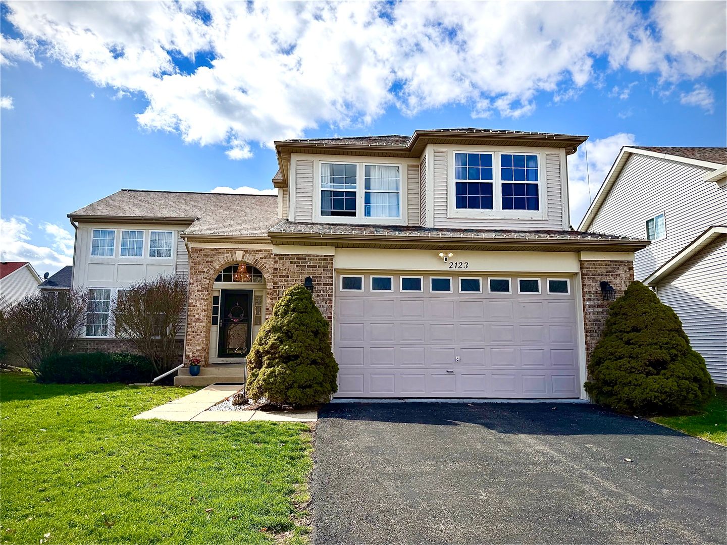 2123 Skylane Drive — Naperville, IL 60564