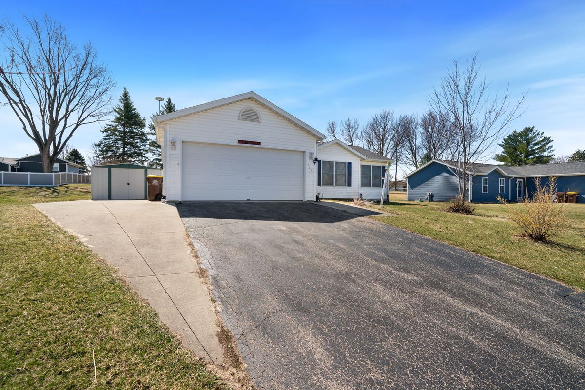 227 Meadow Drive, Orangeville, IL 61060