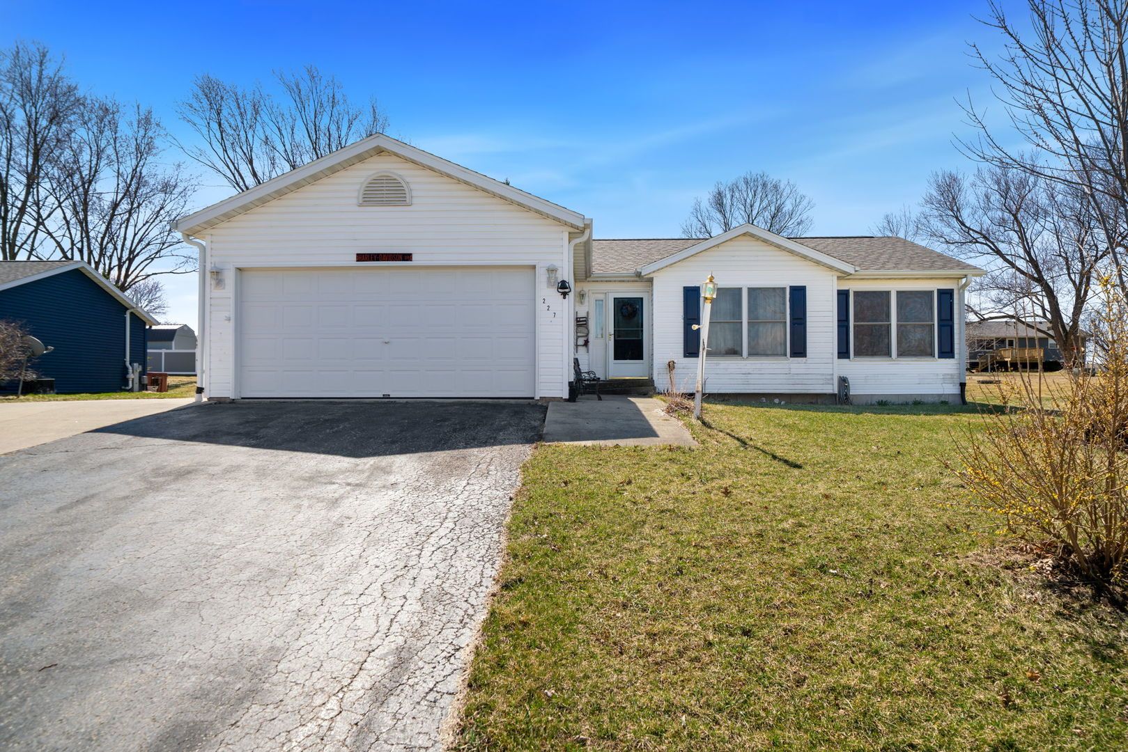 227 Meadow Drive — Orangeville, IL 61060