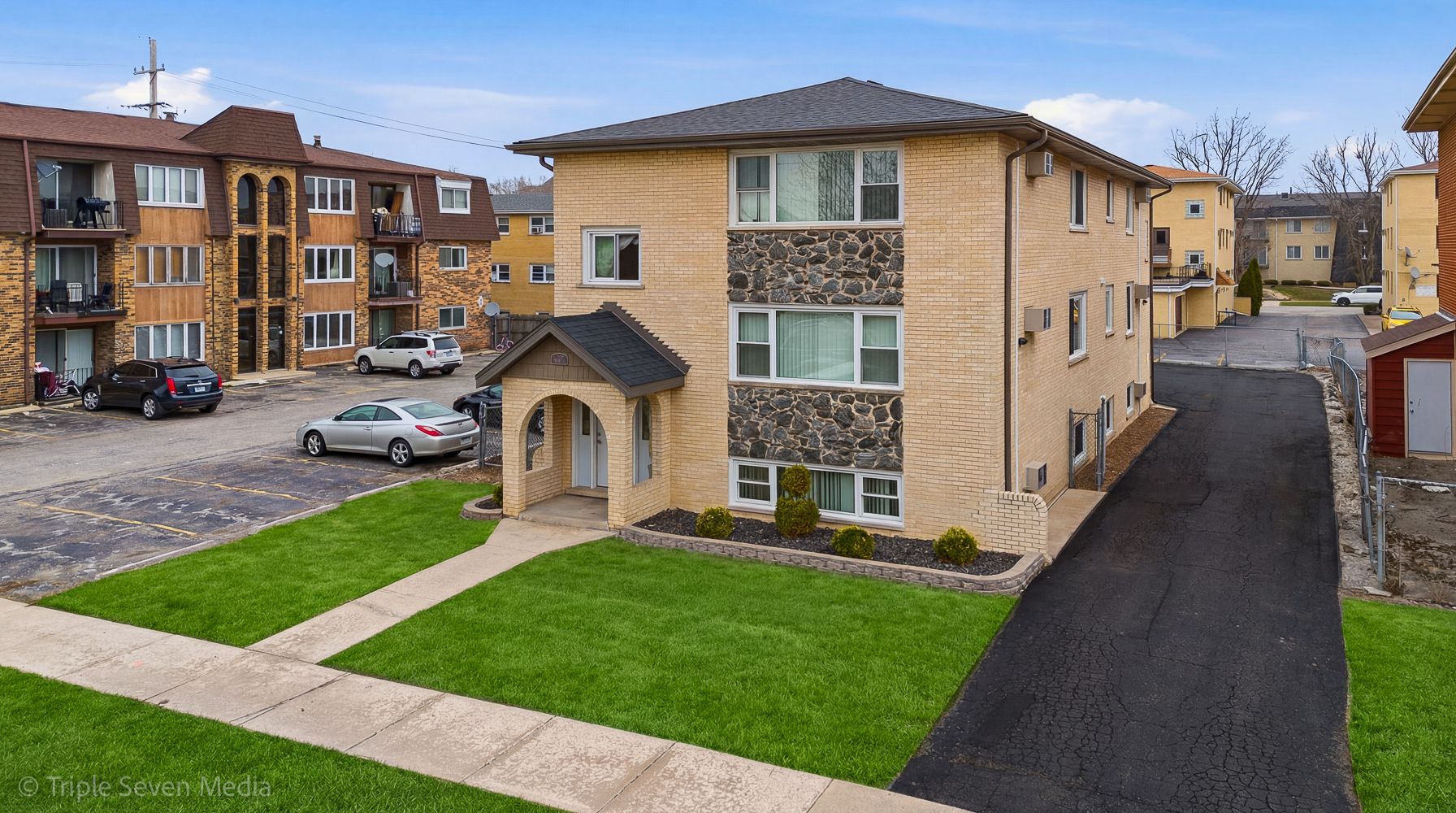 10301 McVicker Avenue — Chicago Ridge, IL 60415
