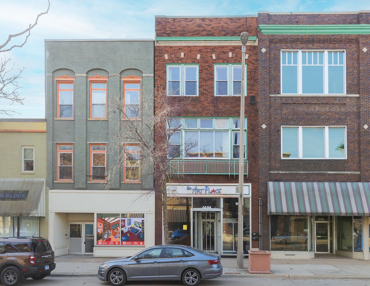 1606 2nd Avenue — Rock Island, IL 61201