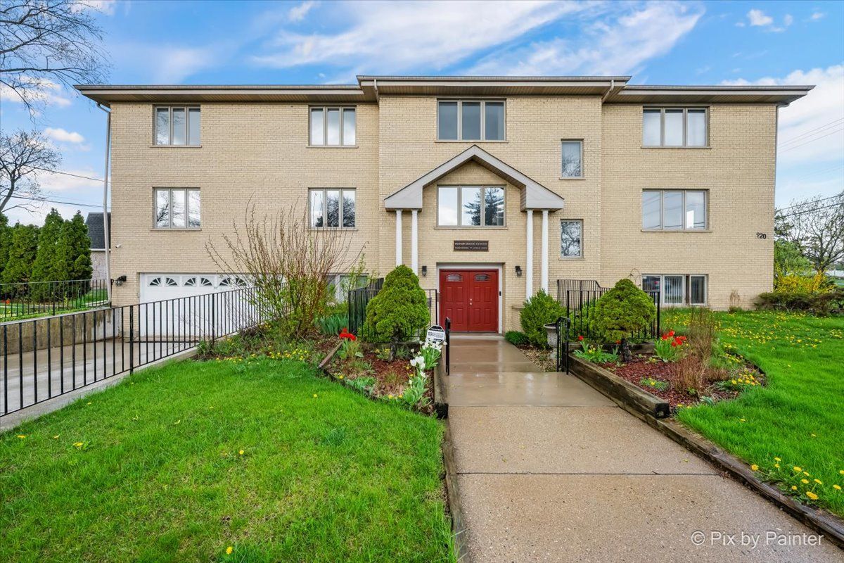 920 Northwest Highway, Park Ridge, IL 60068