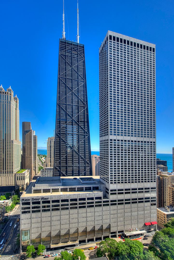 180 PEARSON Street — Chicago, IL 60611