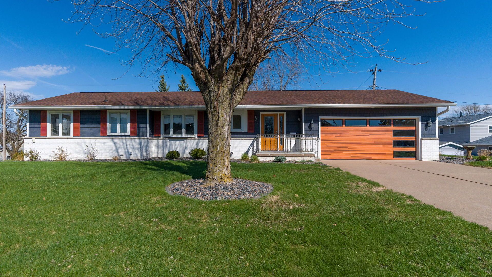 3719 N Thornwood Avenue — Davenport, IA 52806