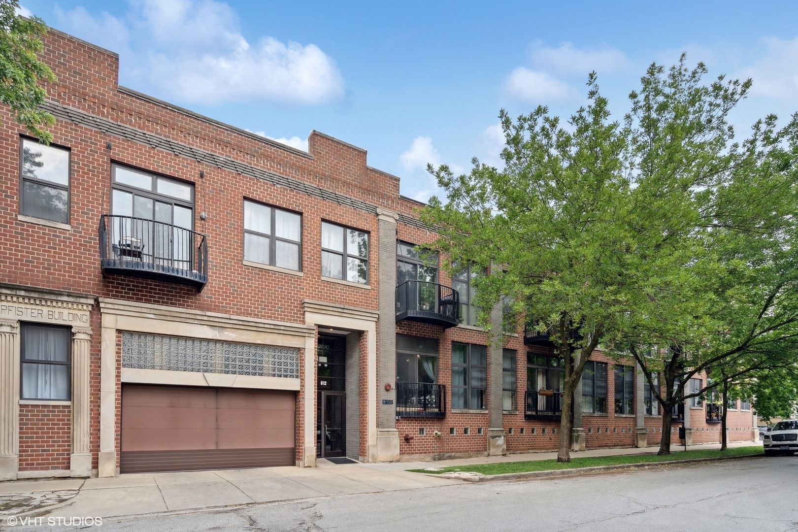 612 N Oakley Boulevard #112 — Chicago, IL 60612