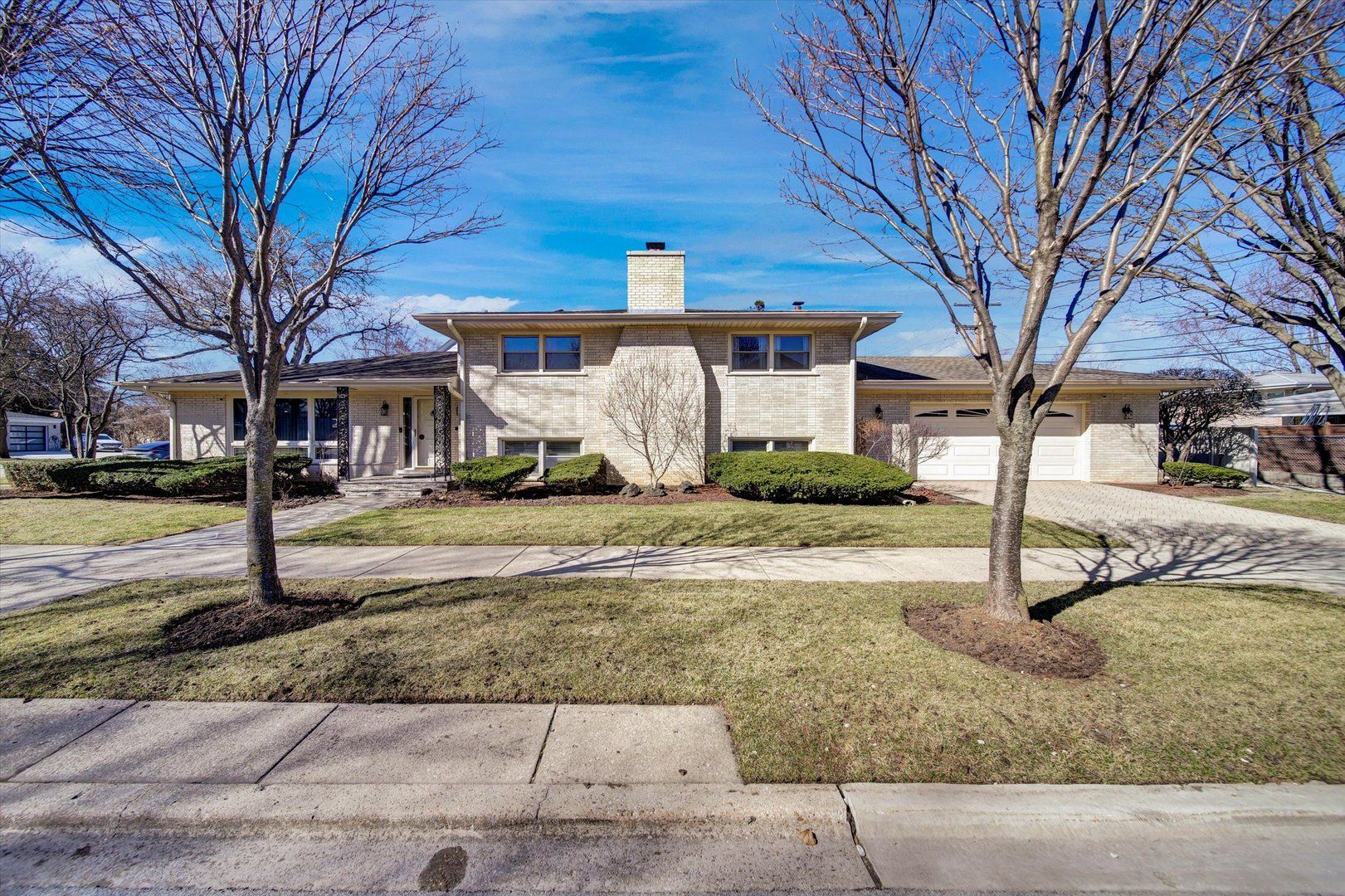 5000 Pratt Avenue — Skokie, IL 60077