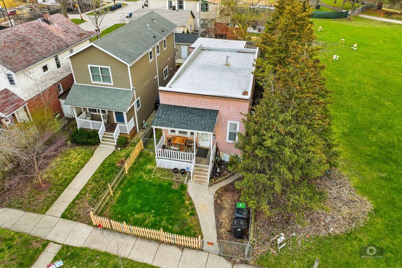 2144 Dewey Avenue — Evanston, IL 60201
