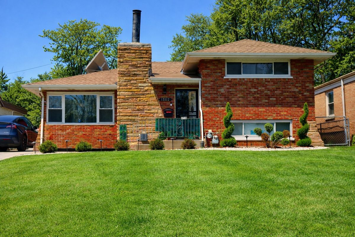 17112 Whittier Avenue, Hazel Crest, IL 60429