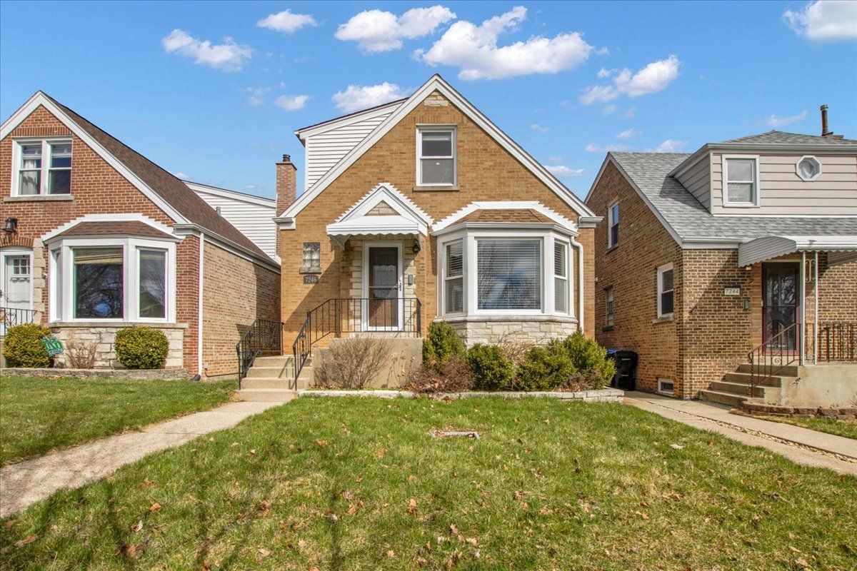 7246 W FITCH Avenue — Chicago, IL 60631