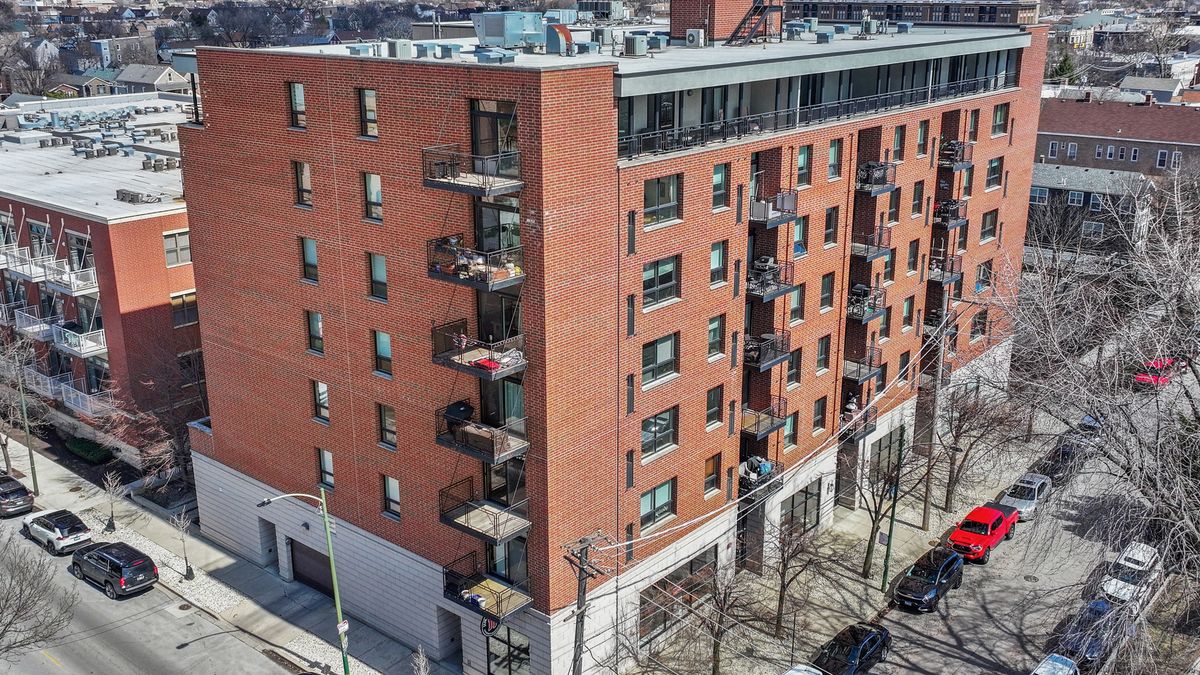 974 35th Place, Chicago, IL 60609