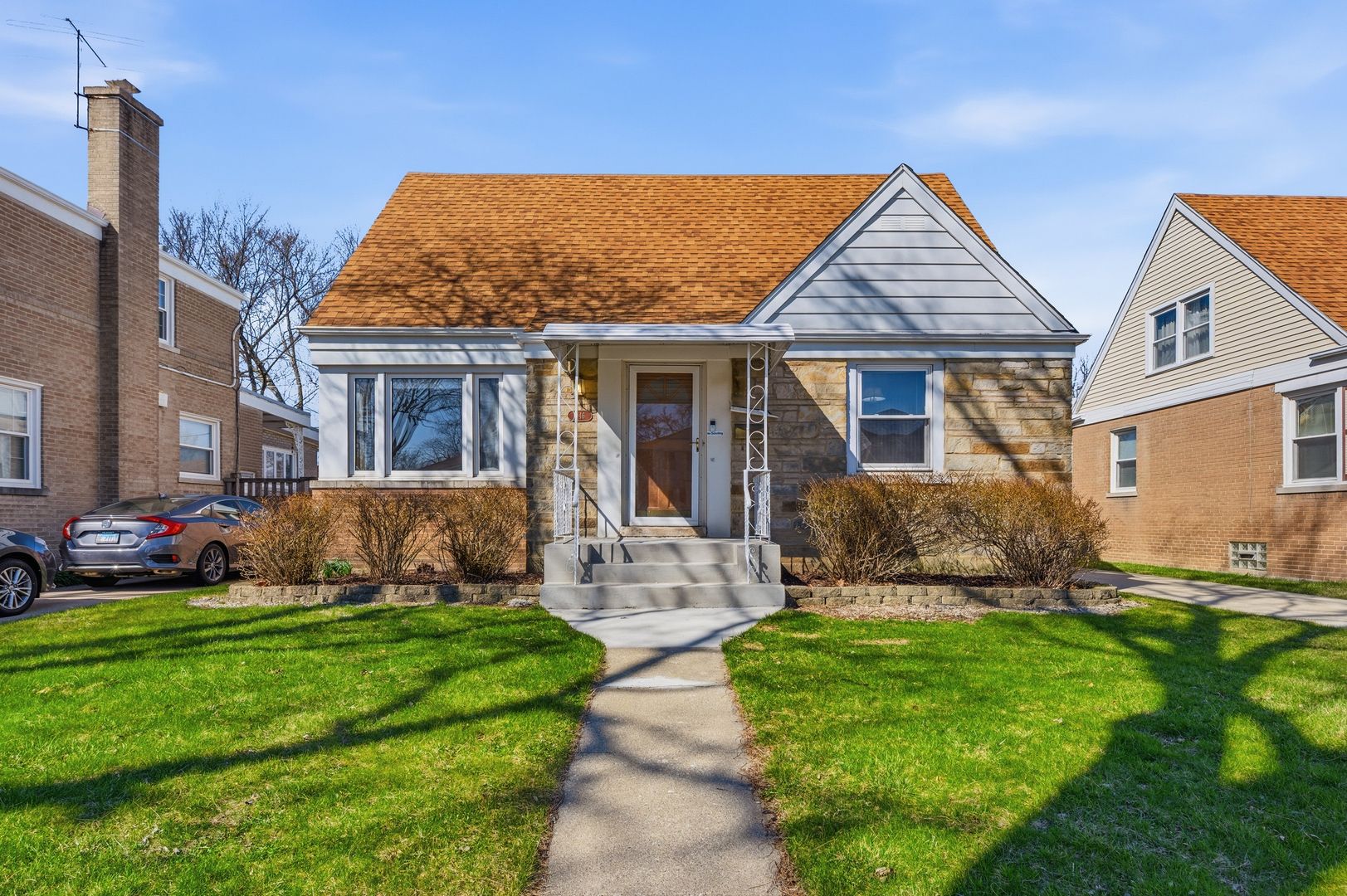 1946 Portsmouth Avenue — Westchester, IL 60154