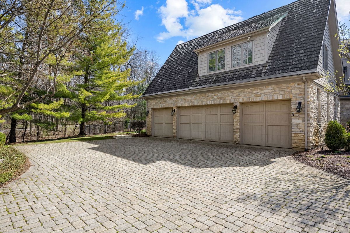 33W551 Hub Road, Wayne, IL 60184