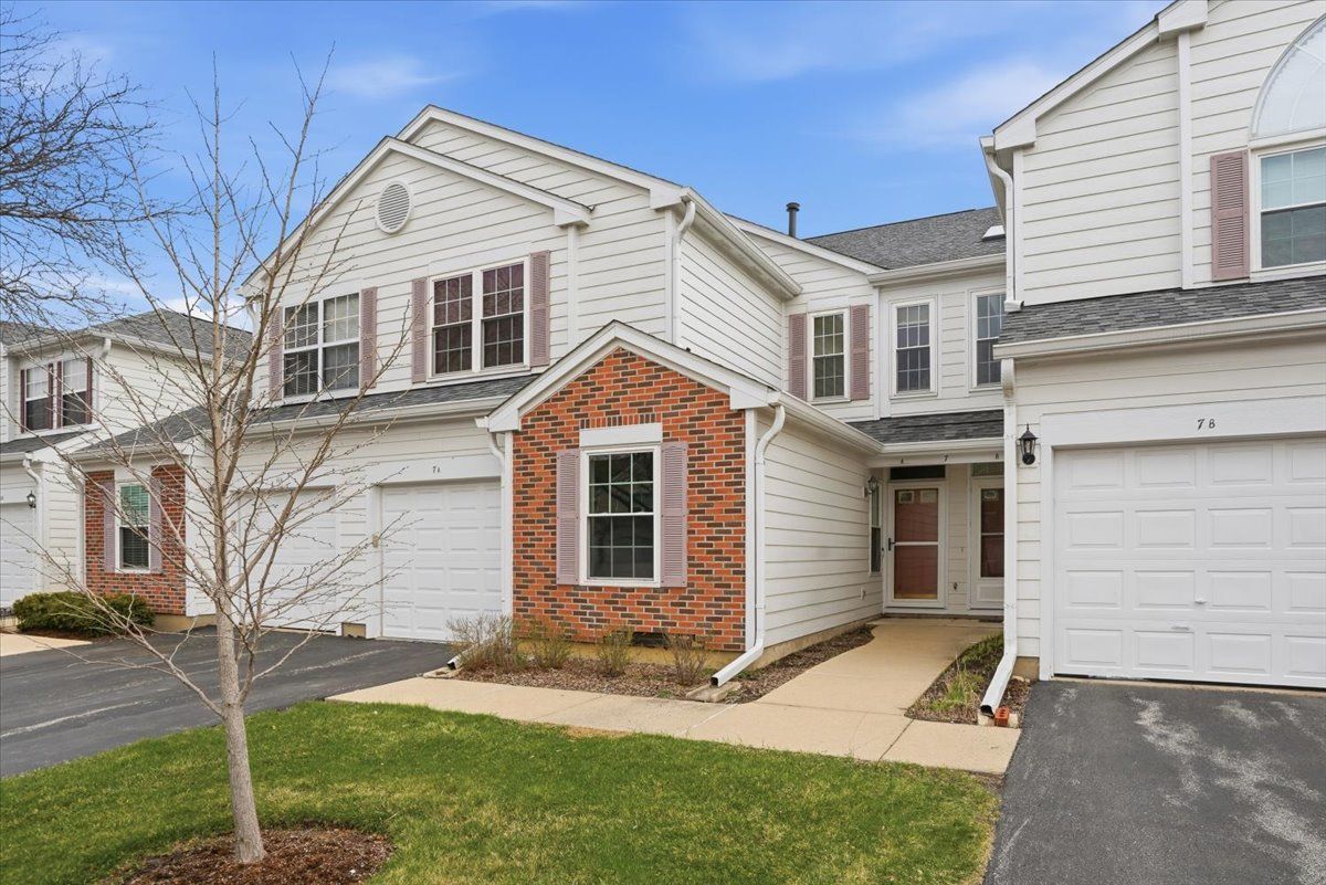7 Adams Court #A — Streamwood, IL 60107