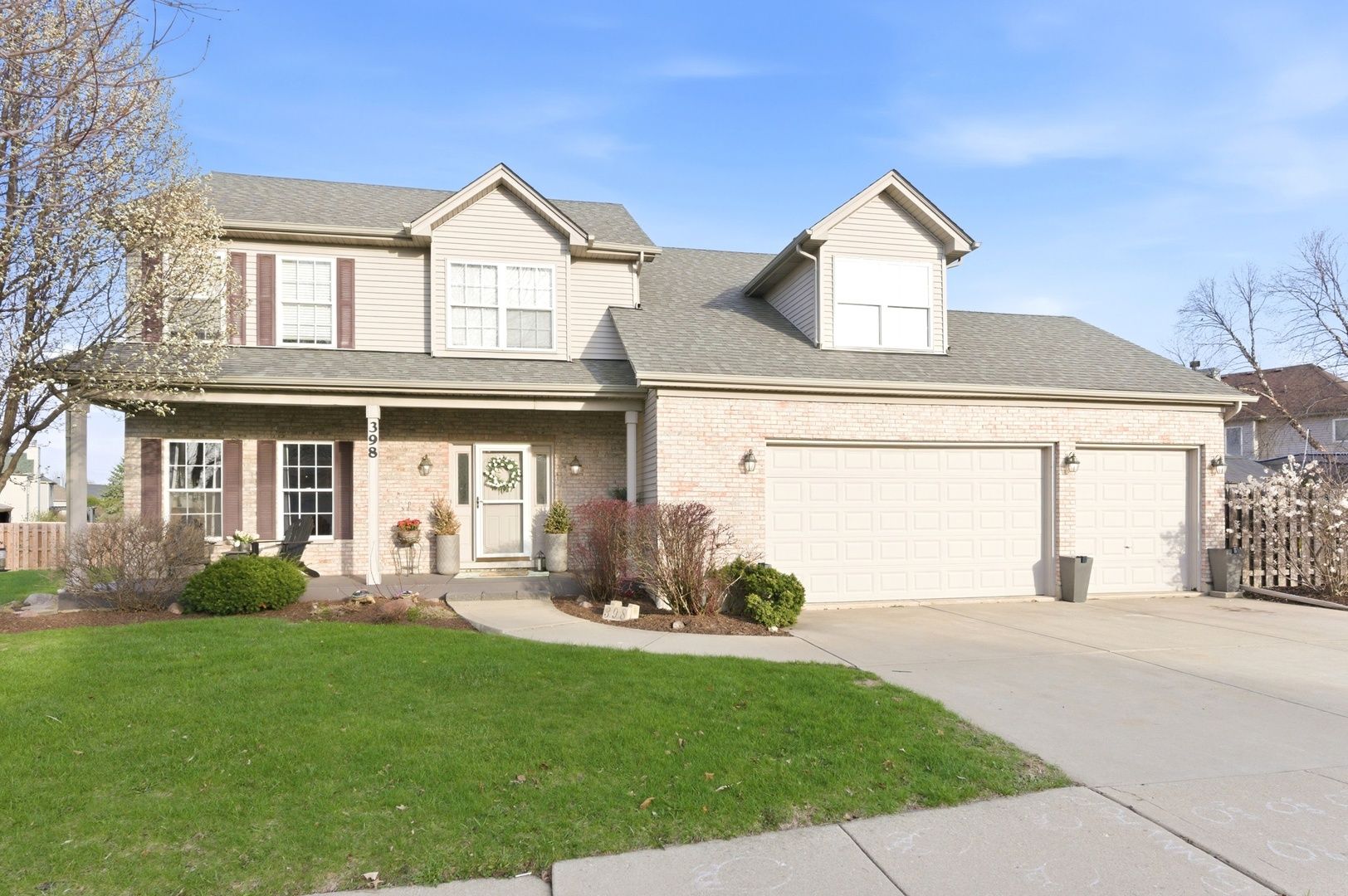 398 Essex Drive — Oswego, IL 60543