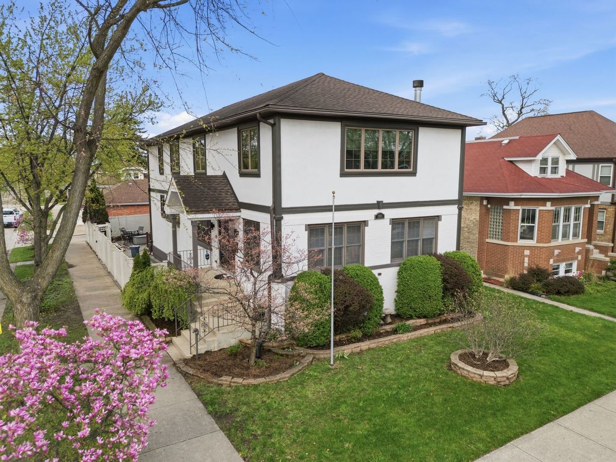 7256 Ibsen Street, Chicago, IL 60631