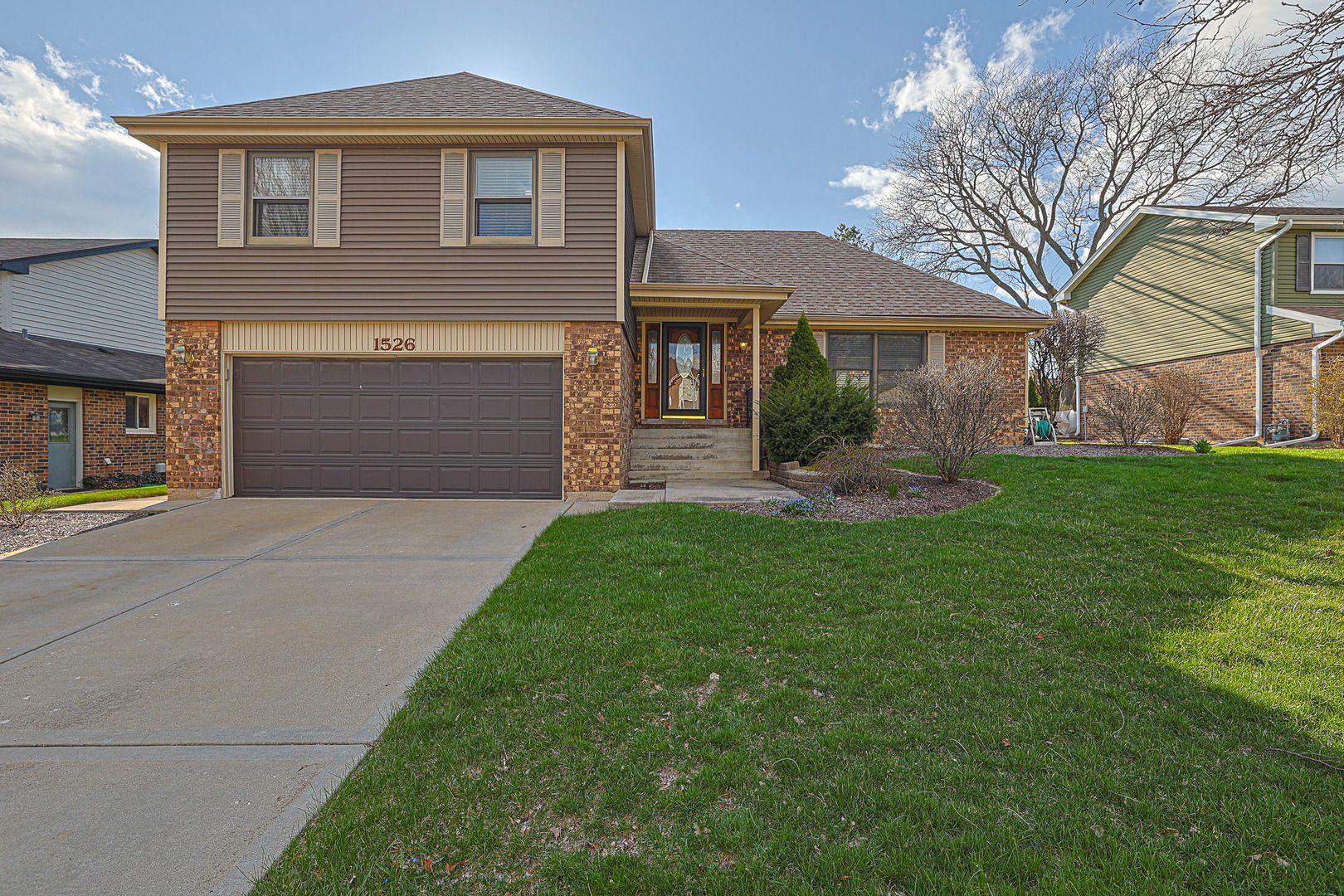 1526 Gainesboro Drive — Wheaton, IL 60189