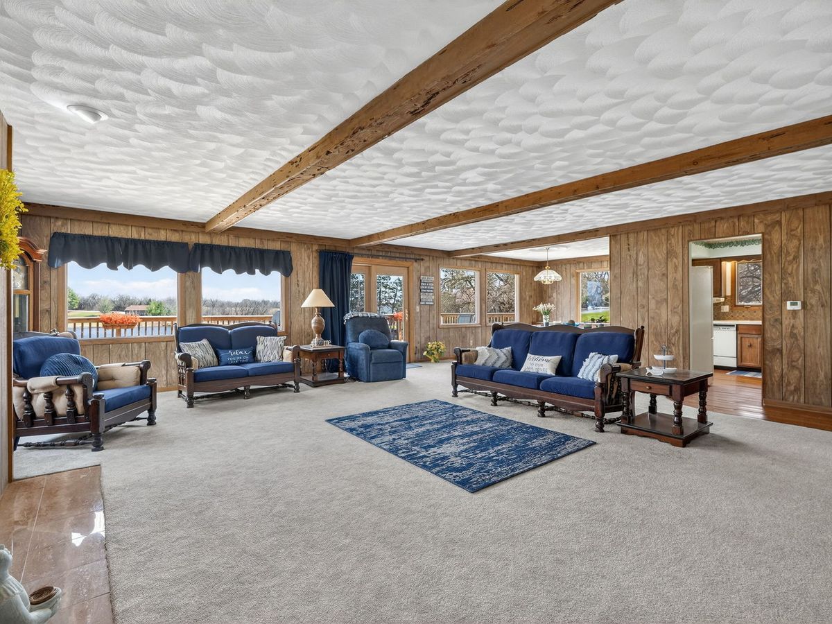 516 Crestview Drive, Sherrard, IL 61281