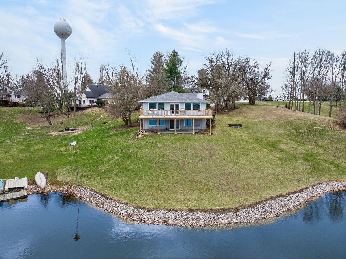 516 Crestview Drive, Sherrard, IL 61281