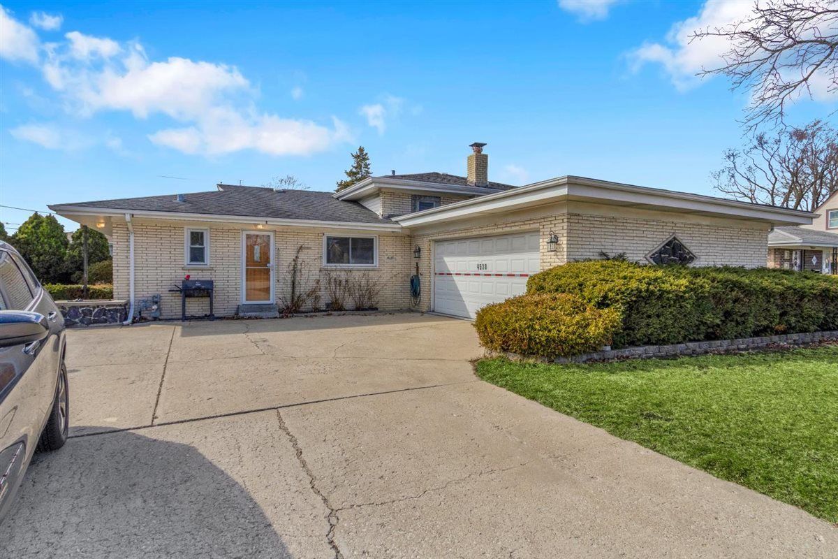 4530 Butterfield Road — Hillside, IL 60162