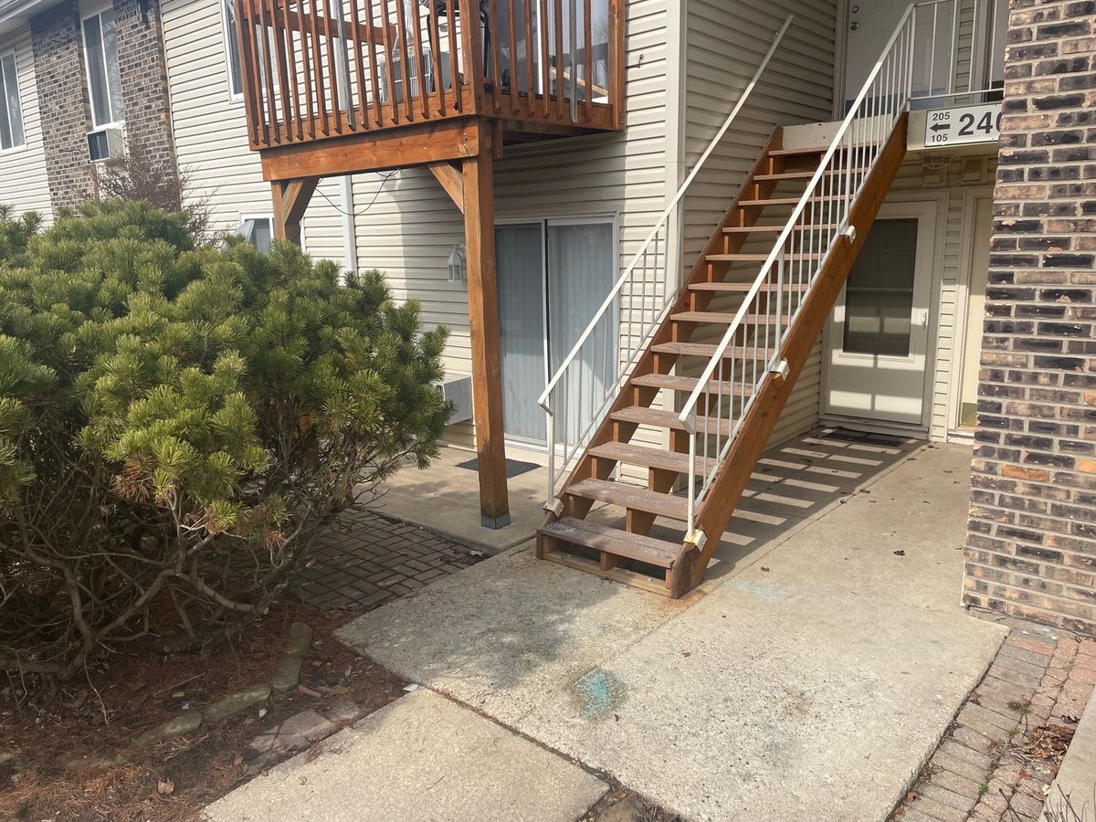 2400 light Road, Oswego, IL 60543