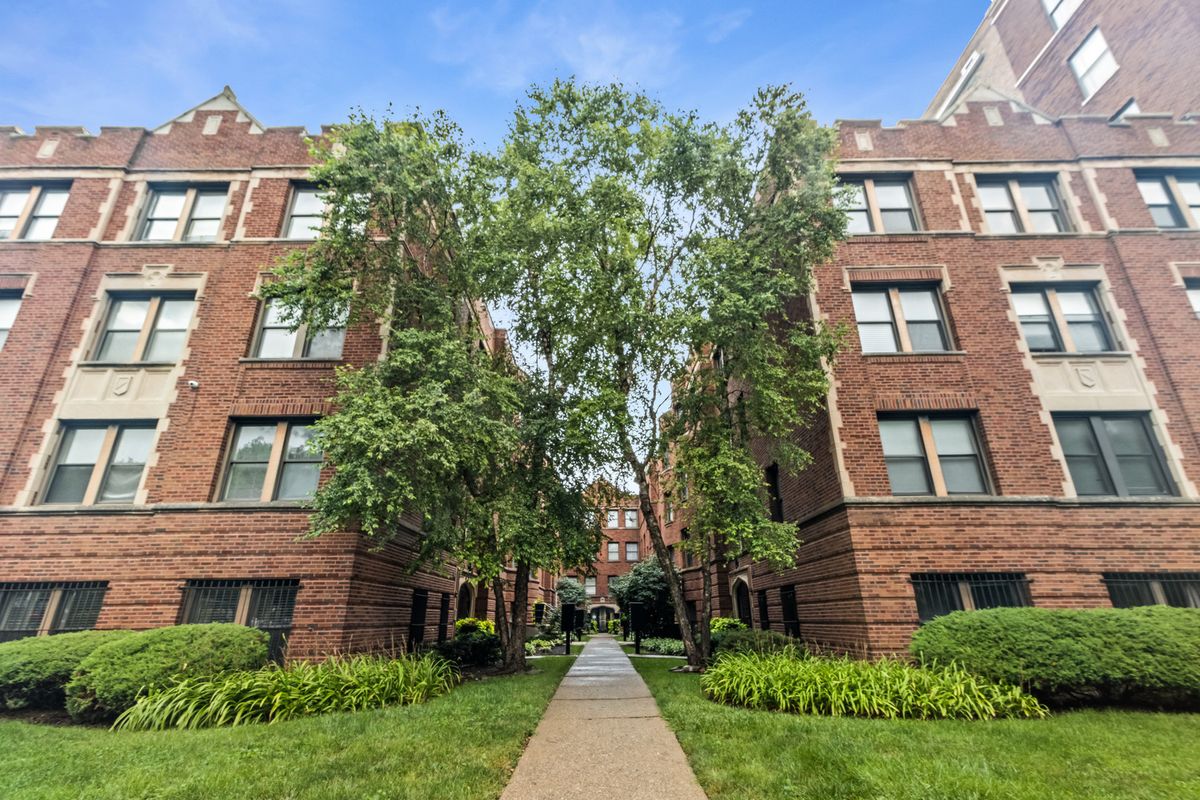 4527 Drexel Boulevard, Chicago, IL 60653