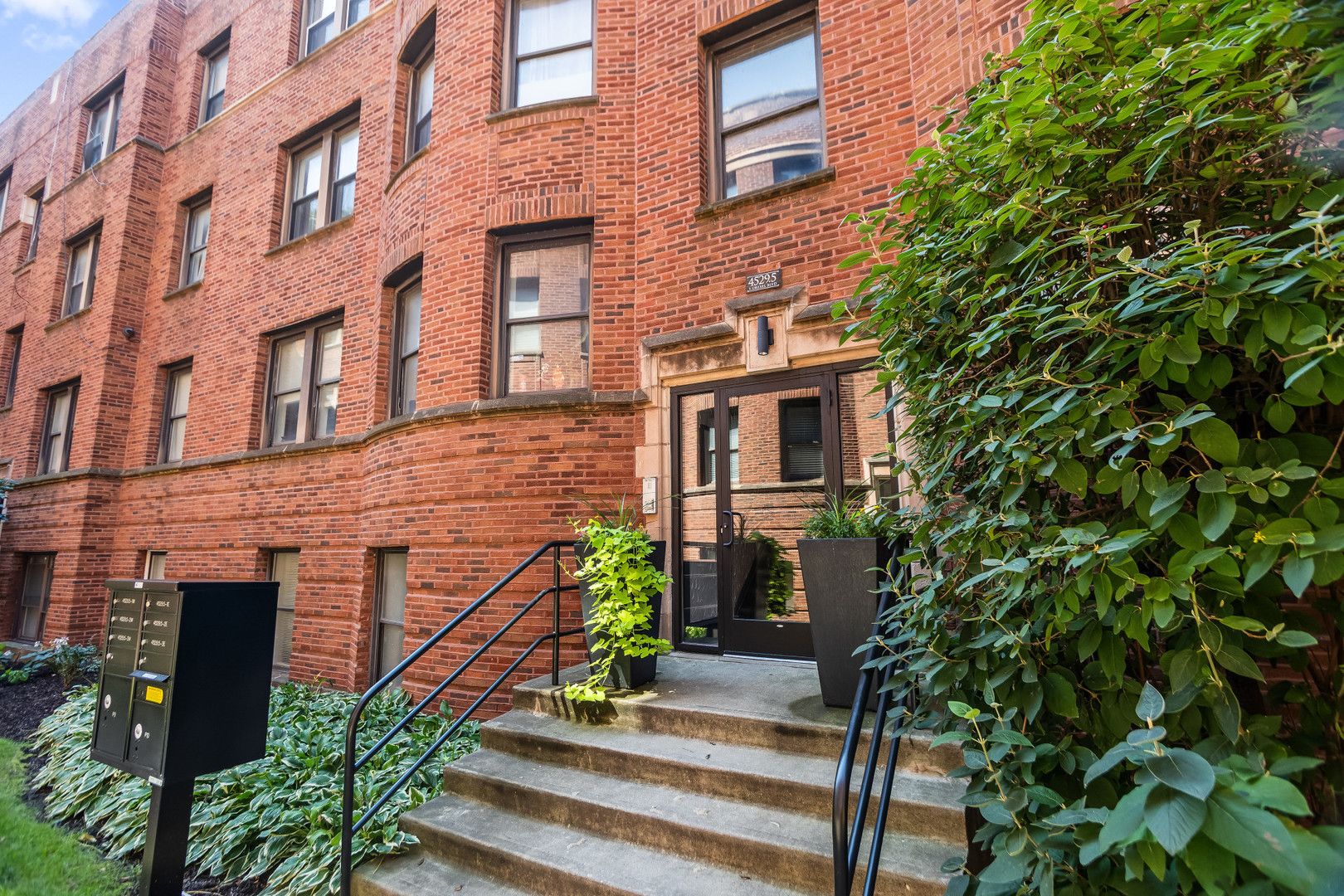 4529.5 S Drexel Boulevard #3E — Chicago, IL 60653