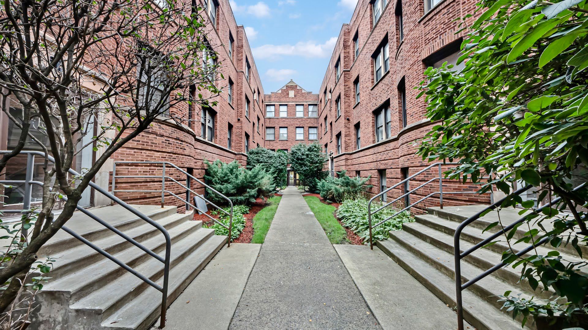 4523.5 S Drexel Boulevard #1E — Chicago, IL 60653