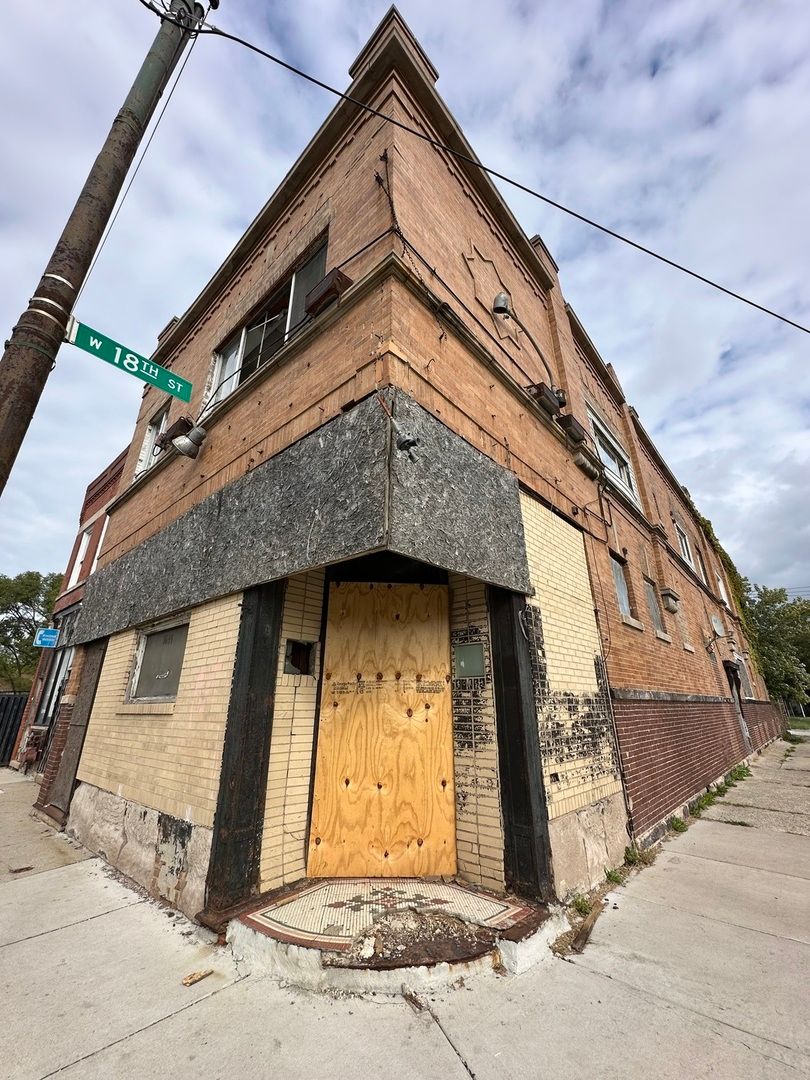 1659 S Pulaski Road — Chicago, IL 60623
