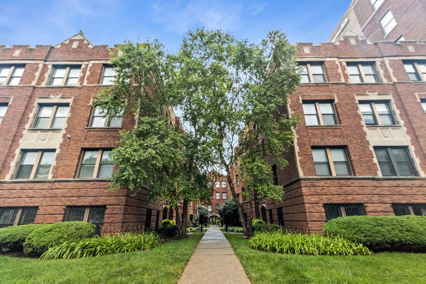 4529 S Drexel Boulevard #3E — Chicago, IL 60653