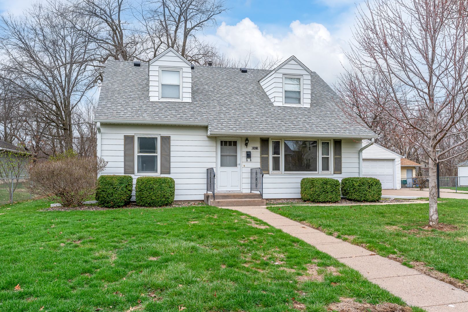 2421 4th Street — Moline, IL 61265